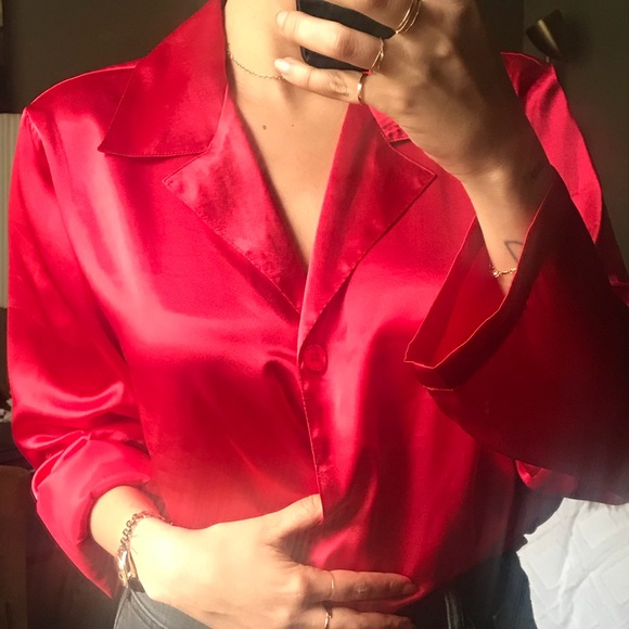 NEW RED VICTORIA’S SECRET PAJAMA TOP SIZE M - Picture 2 of 4